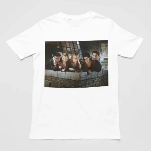 Tv Friends T-Shirt #21 The Gang with Joey on the phone